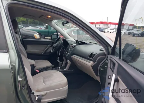 2014 Subaru Forester 2.5I z USA, uszkodzony, nr VIN JF2SJAAC2EH541162